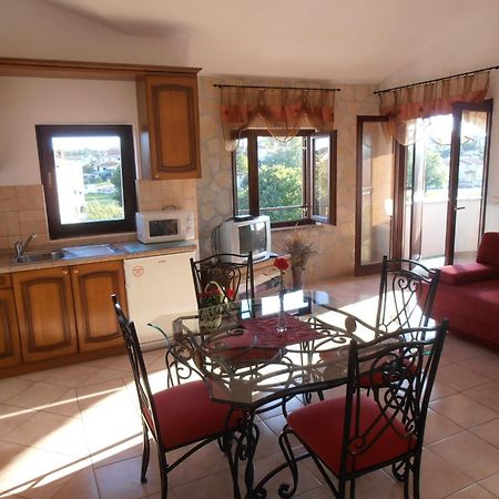 Villa Linet Funtana Exterior photo
