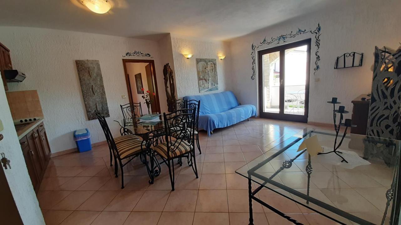 Villa Linet Funtana Exterior photo