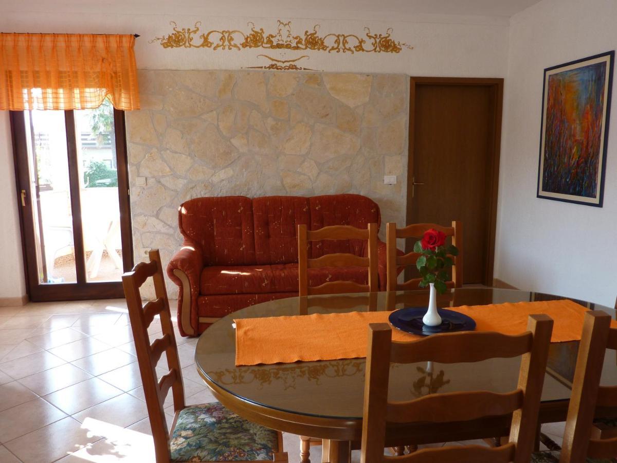 Villa Linet Funtana Exterior photo