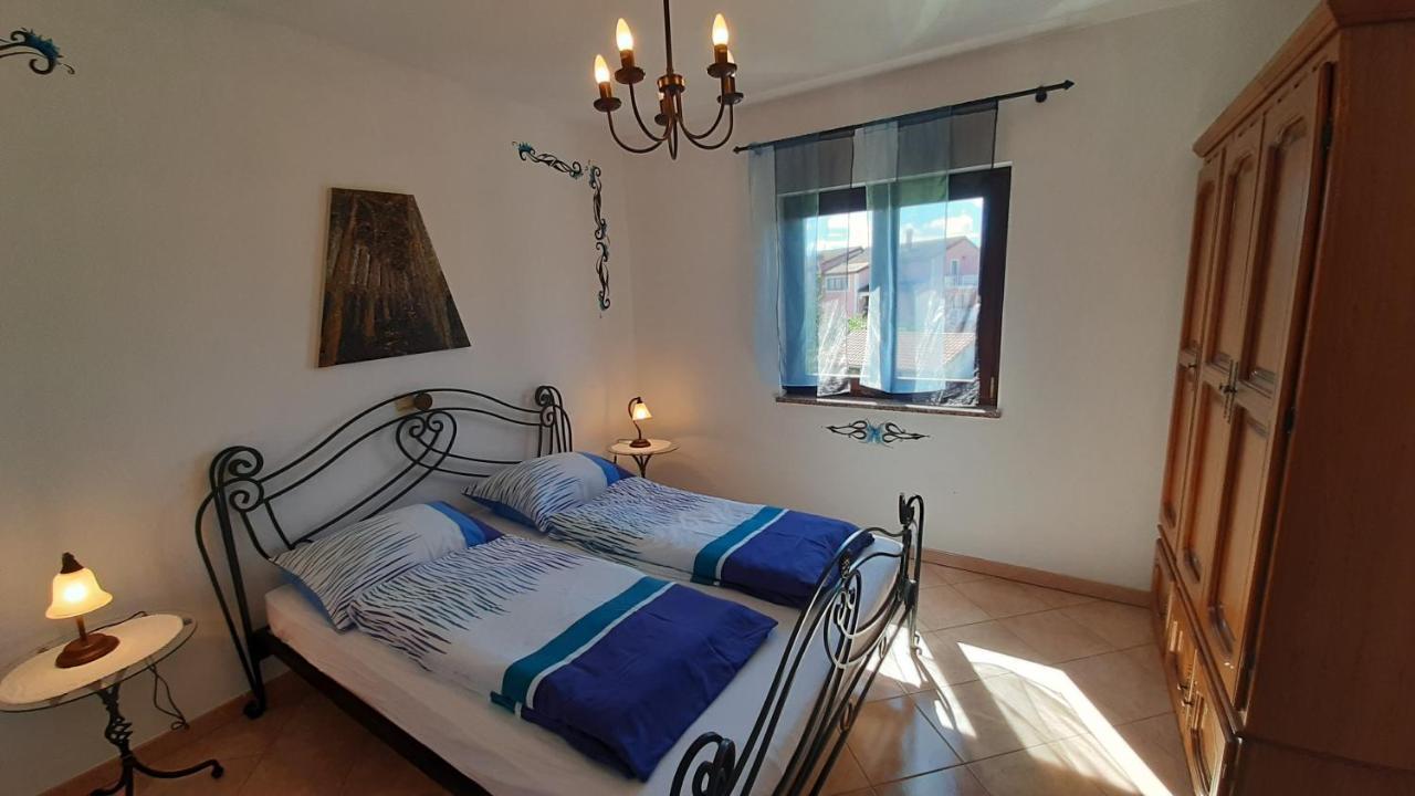 Villa Linet Funtana Exterior photo