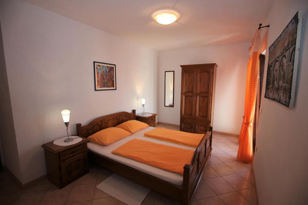 Villa Linet Funtana Exterior photo