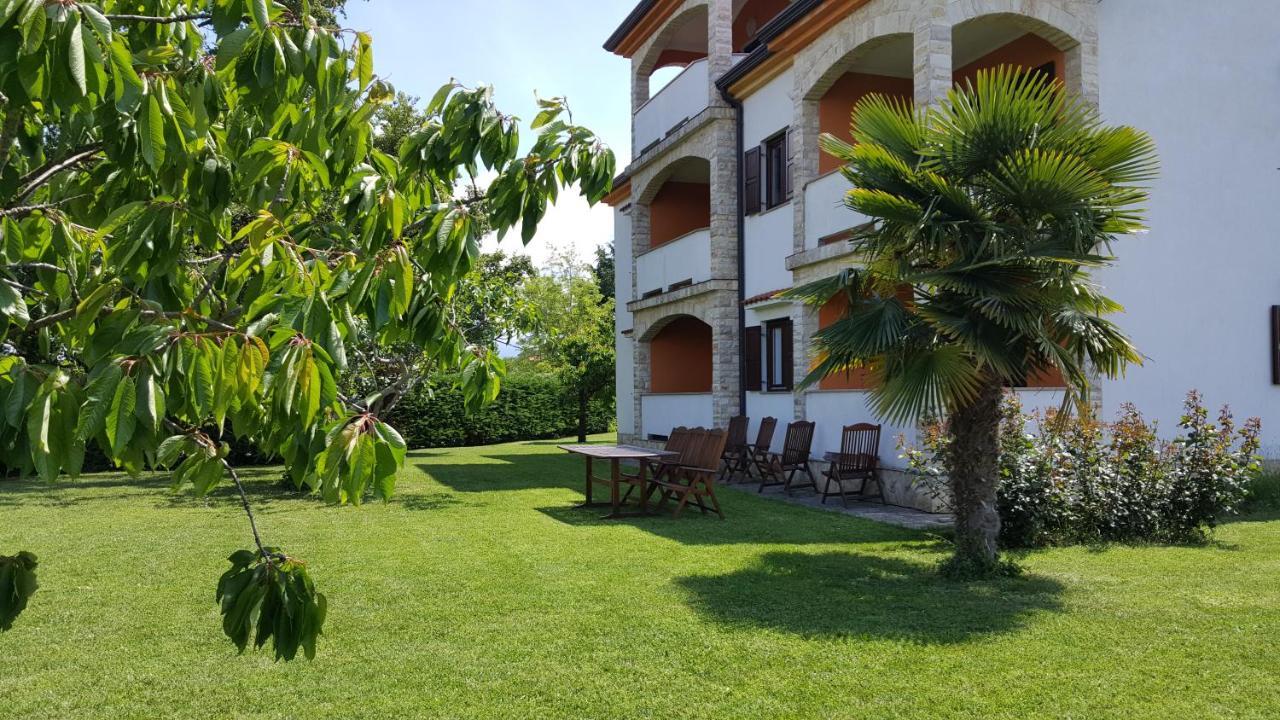 Villa Linet Funtana Exterior photo