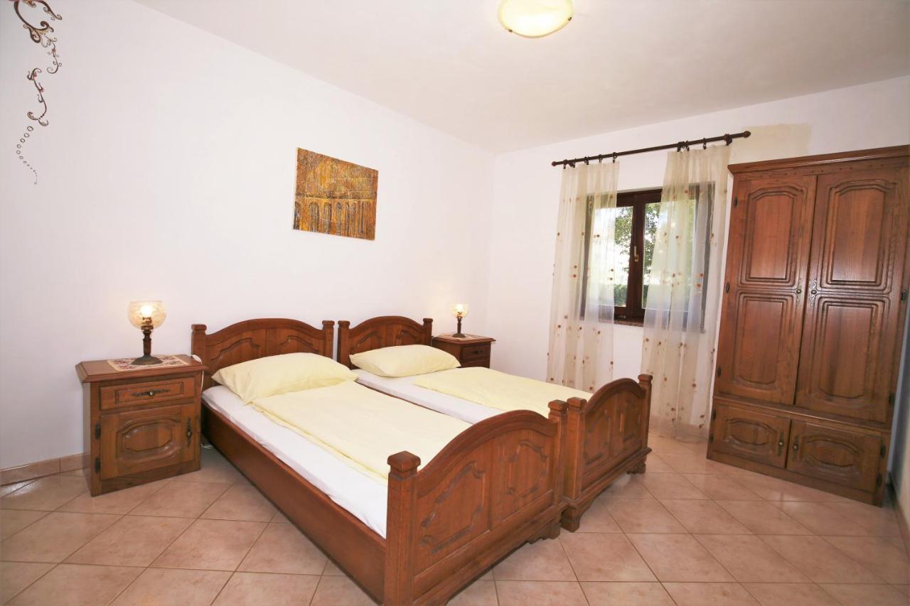 Villa Linet Funtana Exterior photo