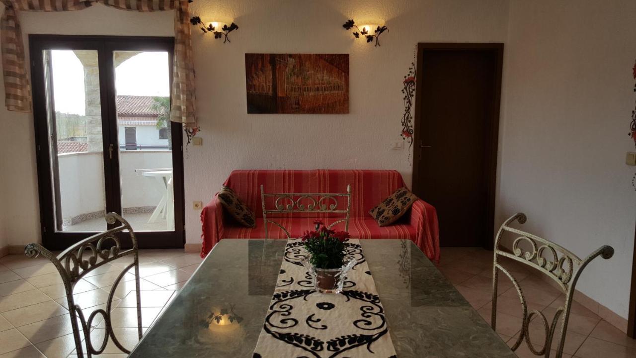 Villa Linet Funtana Exterior photo