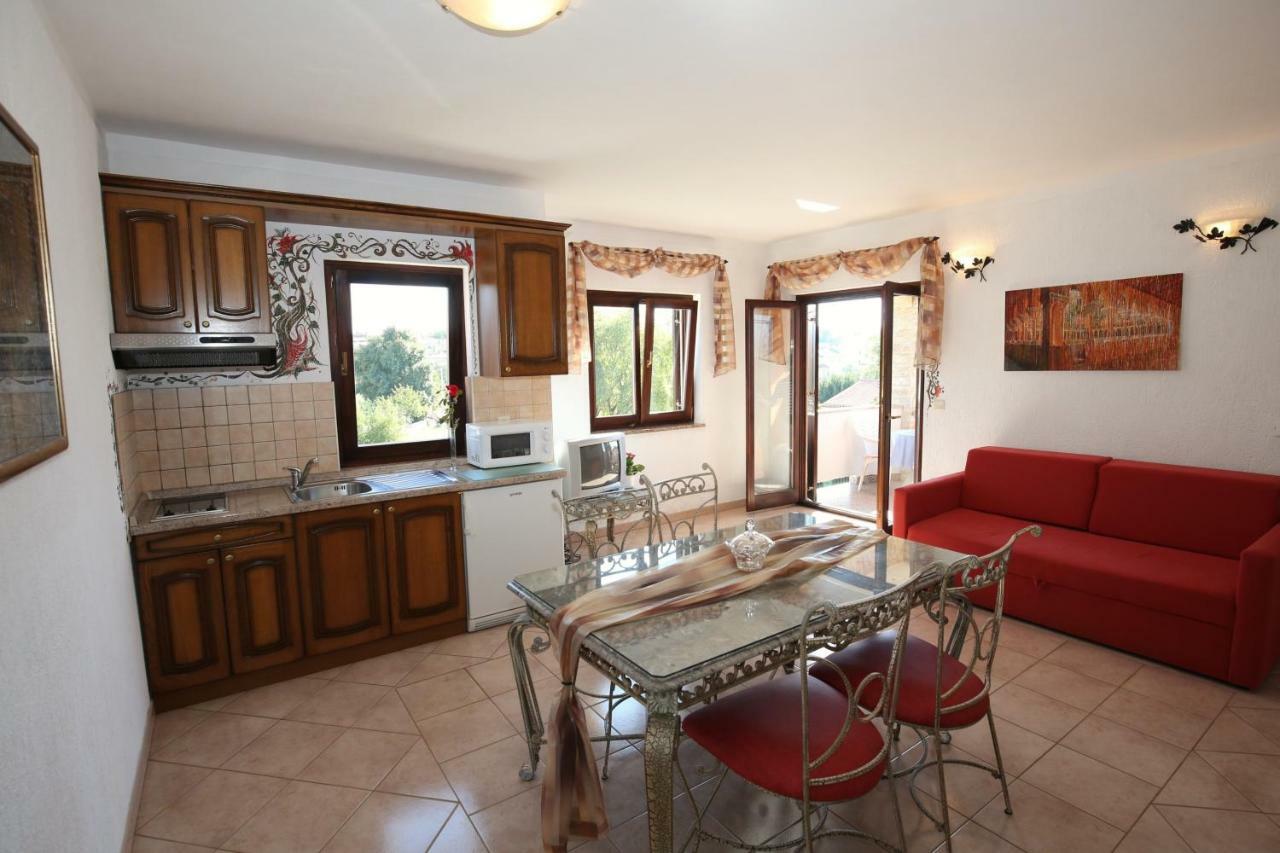 Villa Linet Funtana Exterior photo